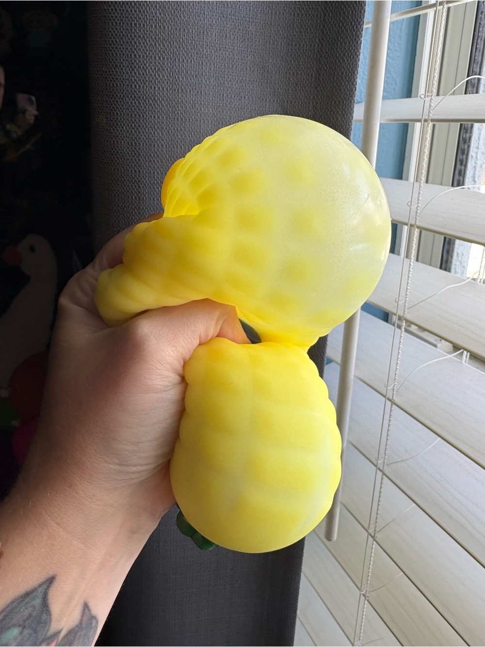 Jumbo corn squishy - Picture 3 of 3